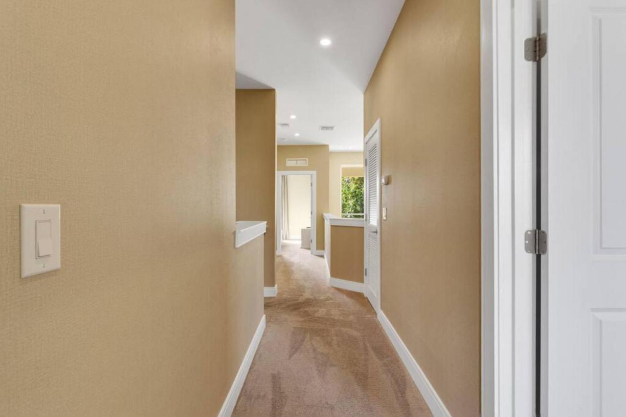 Luxury Townhouse Located Next To