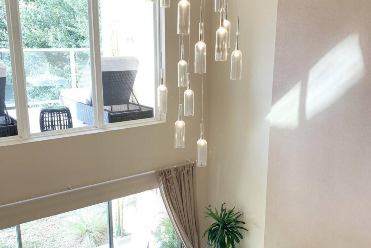 Luxury Townhouse Located Next To