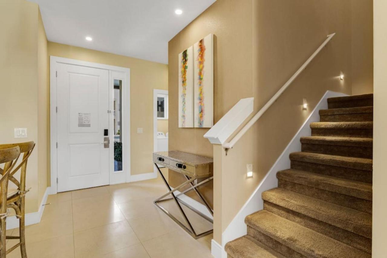 Luxury Townhouse Located Next To *