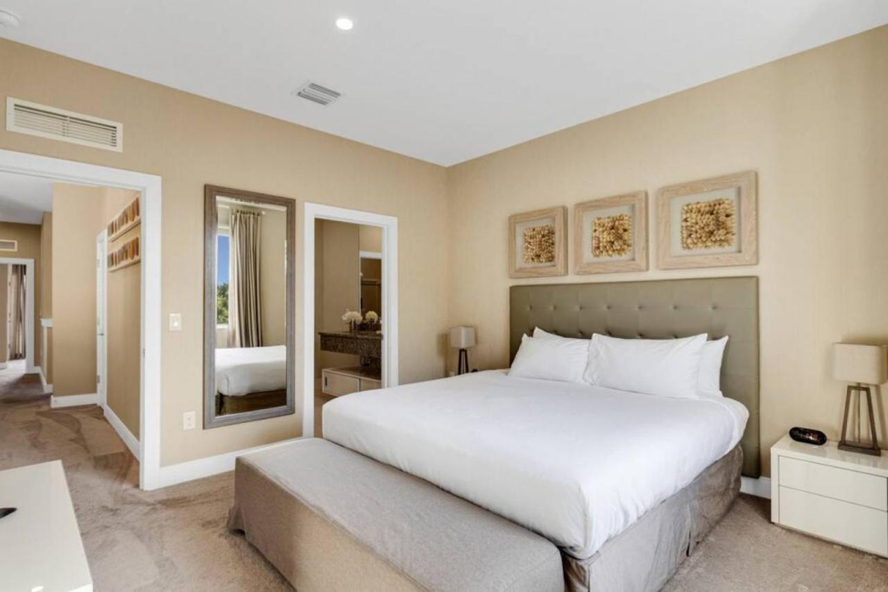 Luxury Townhouse Located Next To * Orlando