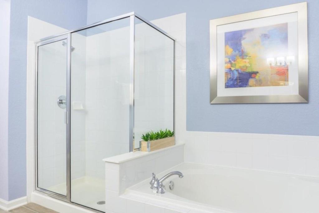 Lakeview Penthouse Elegance *