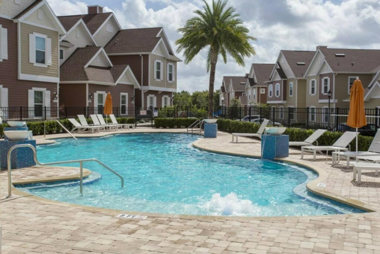 Holiday home 7590sd Perfect Cozy Townhome 15min-disney Parks Orlando