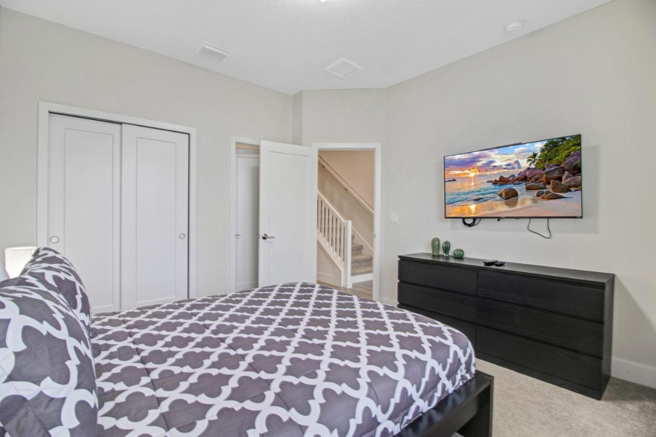 Modern Townhouse Near With Heated Pool * Orlando