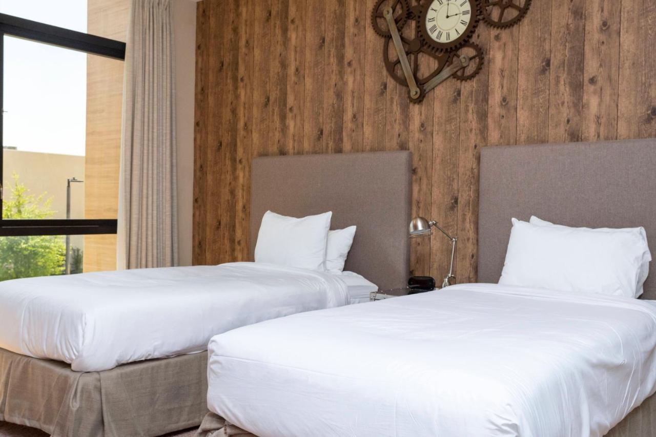 Magical 4suites W Jacuzzi Near 7497 Holiday home *