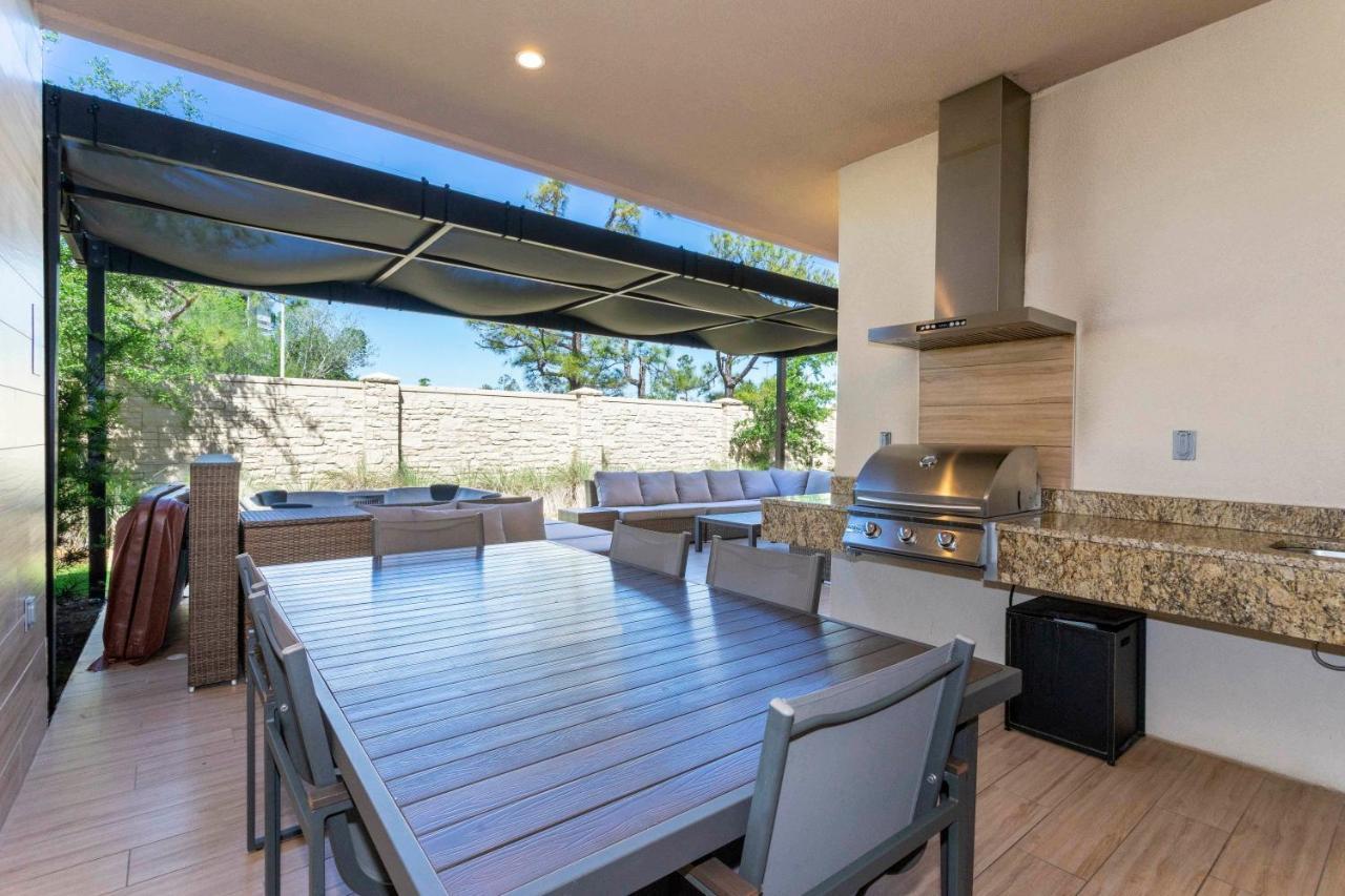 Magical 4suites W Jacuzzi Near 7497 Holiday home *