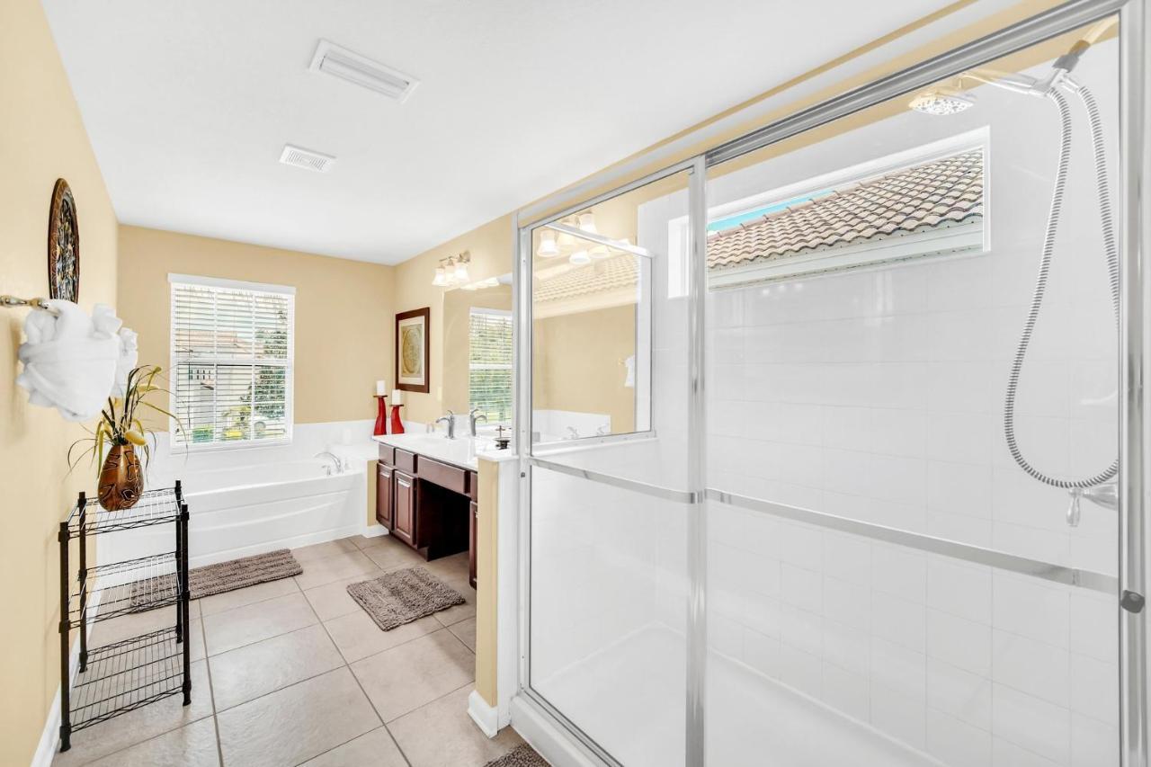 Private Screened Pool Home, Amenities Galore! Orlando