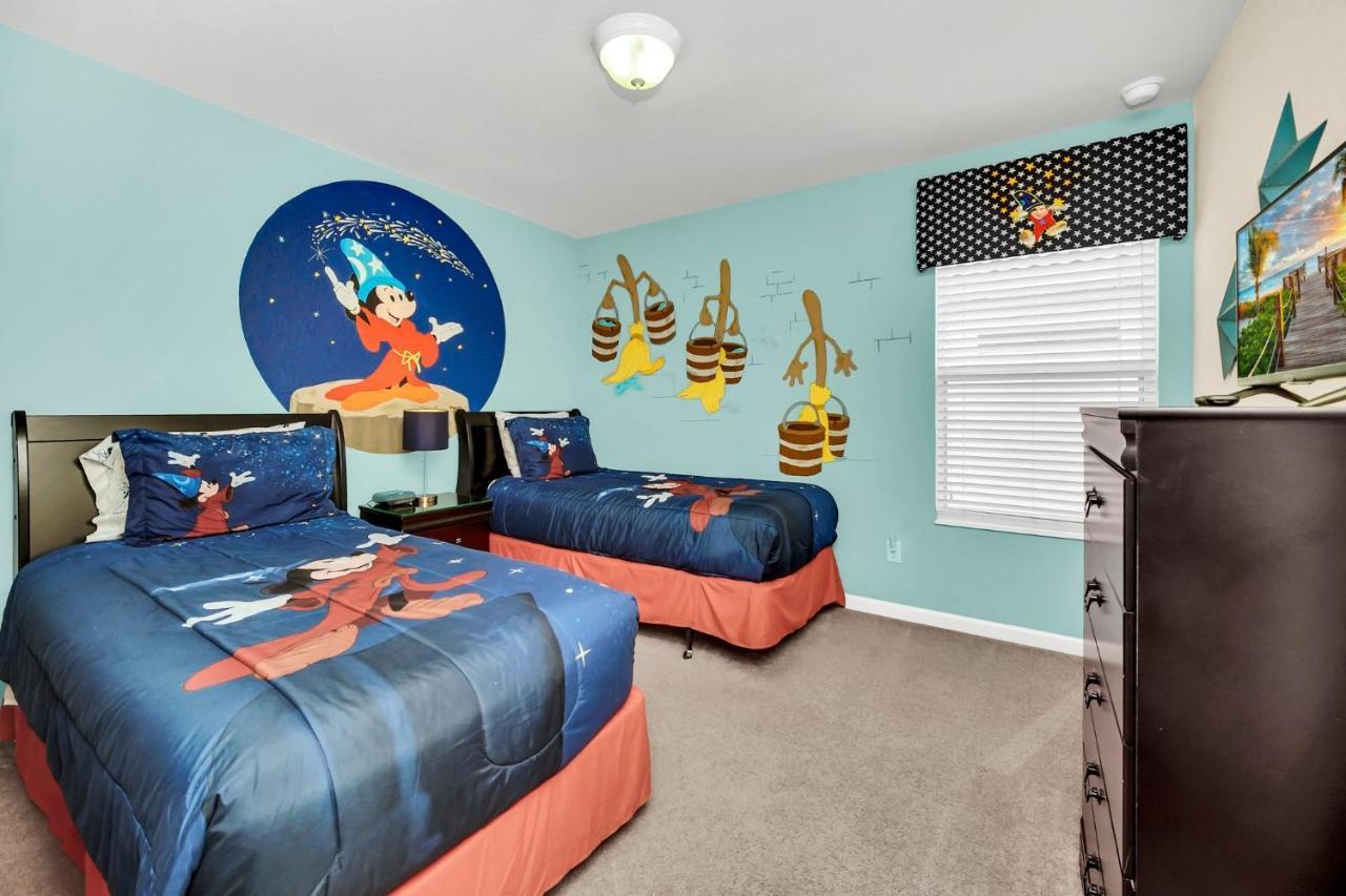 Private Screened Pool Home, Amenities Galore! *