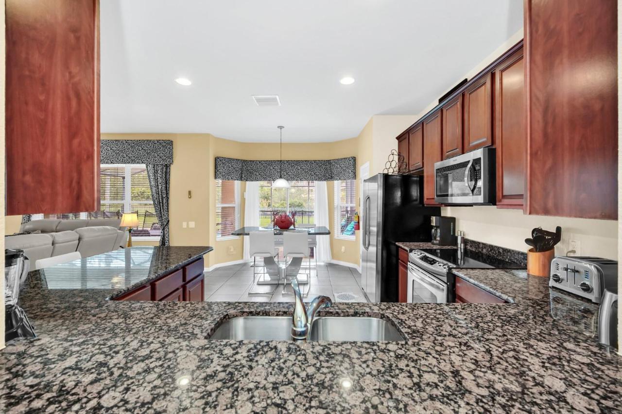 Private Screened Pool Home, Amenities Galore! * Orlando