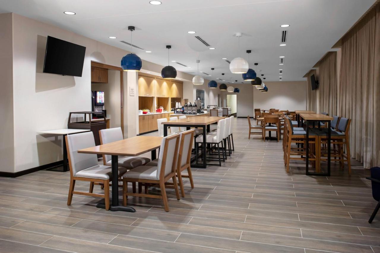 Towneplace By Marriott Airport 3*