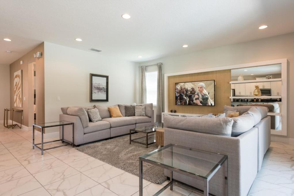 5 Bedrooms- 5 Bathrooms- Encore 7712 Fd * Orlando