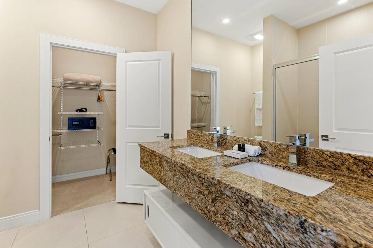 Holiday home 7639 Magic Village Luxury 3suites Near 192 Orlando