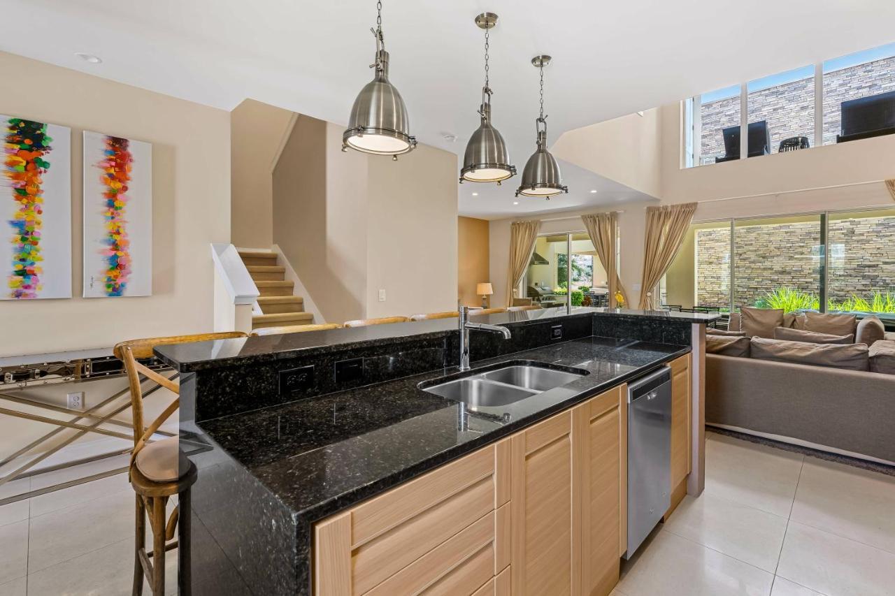 Holiday home 7639 Magic Village Luxury 3suites Near 192 Orlando