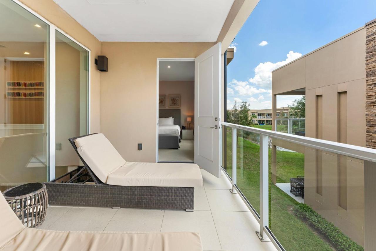7639 Magic Village Luxury 3suites Near 192 Holiday home *