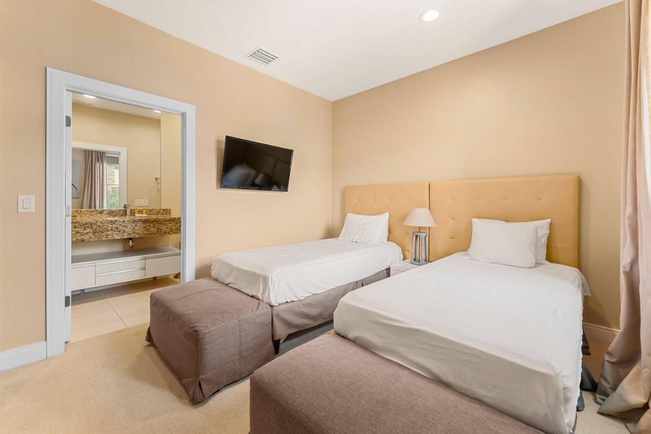 7659 Magic Village Excellent 4 6 Min Holiday home Orlando