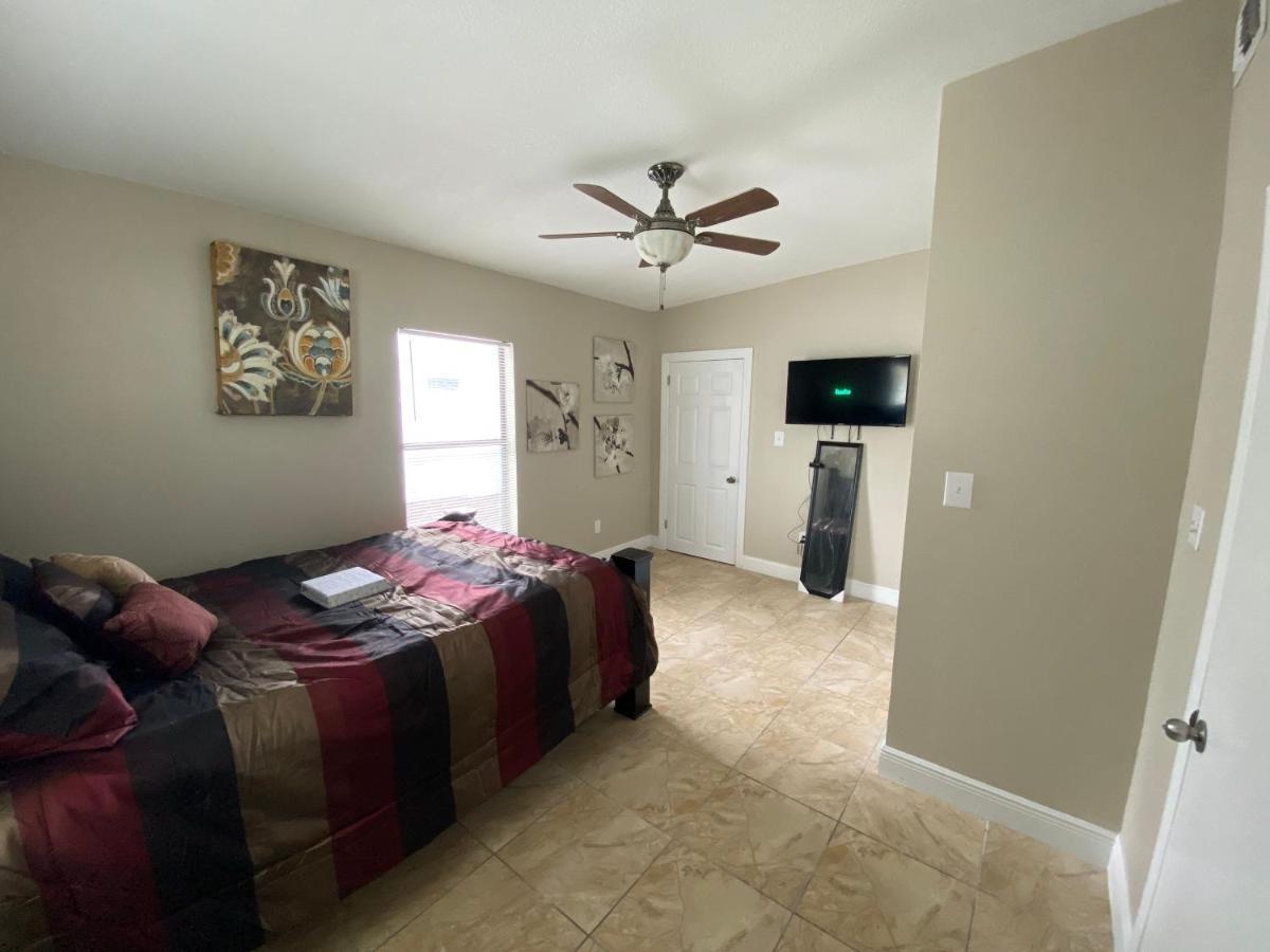 Holiday home Beautiful Modern 4 Bedroom 2 Ba House - International Drive