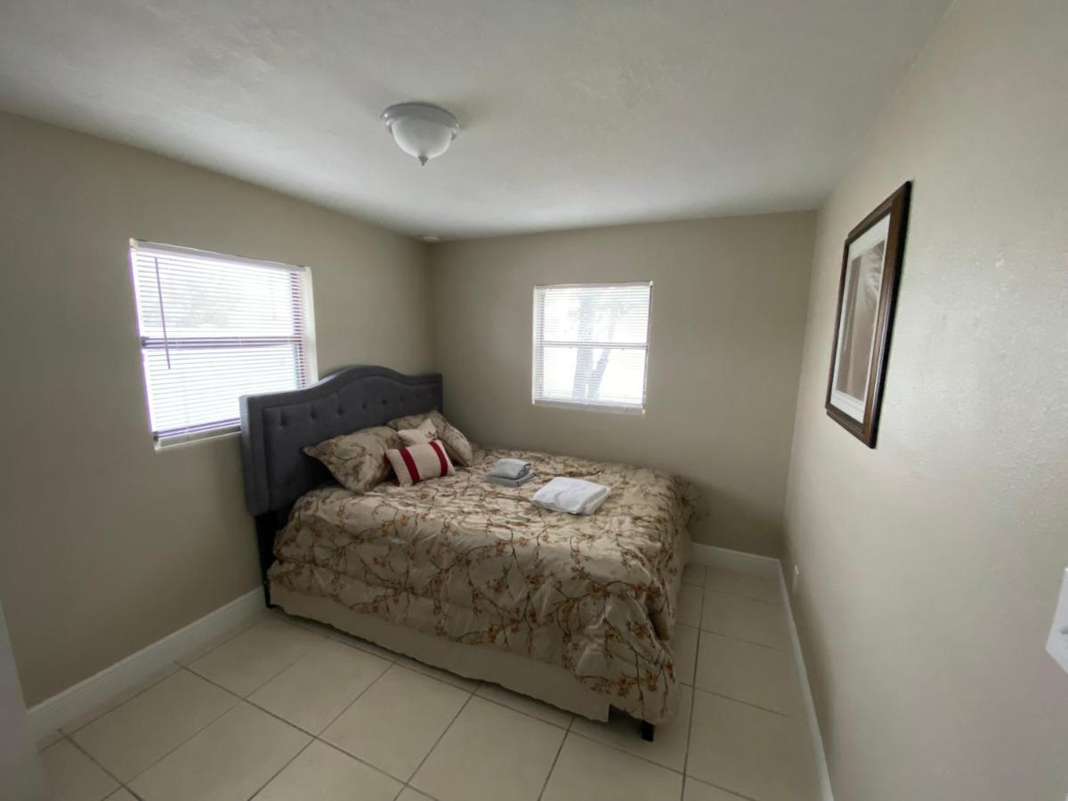 Holiday home Beautiful Modern 4 Bedroom 2 Ba House - International Drive