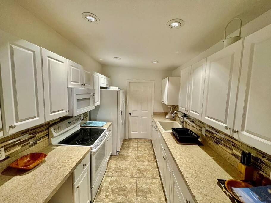 Cozy Modest Near Universal Studios/volcanobay *