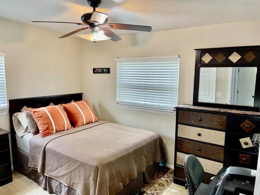 Cozy Modest Near Universal Studios/volcanobay Holiday home *