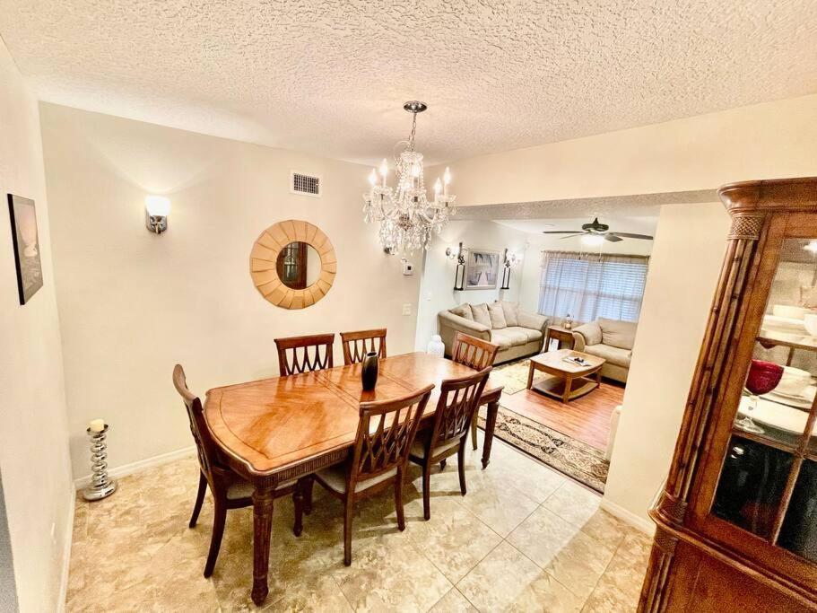 Cozy Modest Near Universal Studios/volcanobay Holiday home