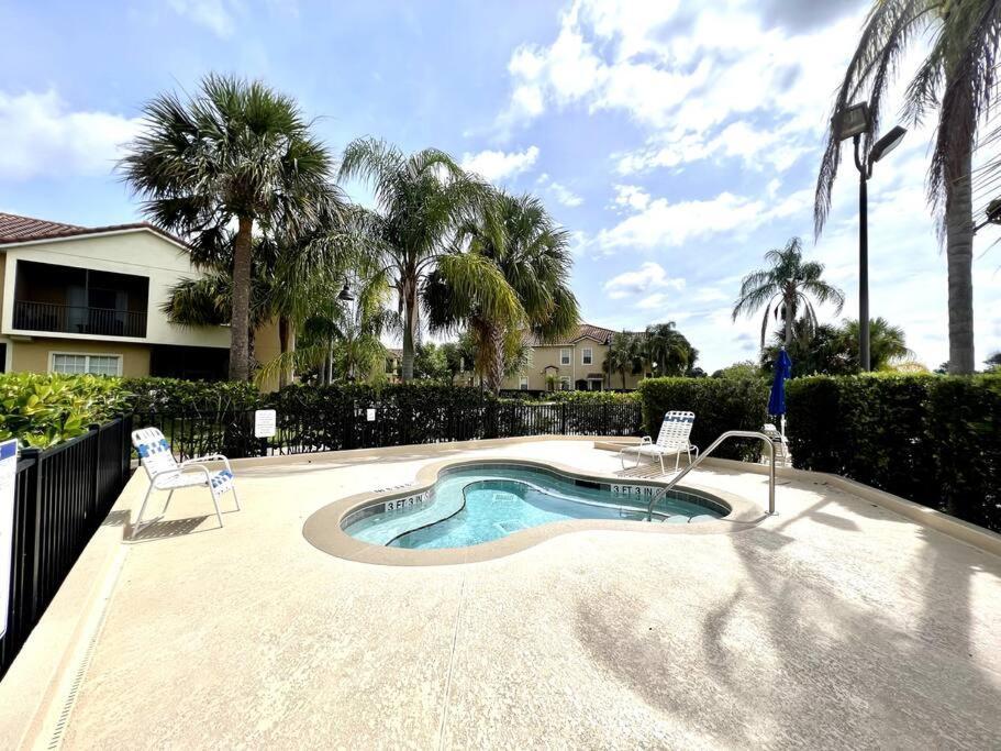 Jungle Hideaway/pool/parking/gym Orlando