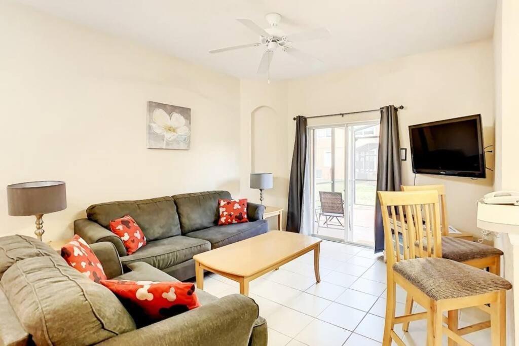 Vacation Paradise - Hot Tub - Sleeps 8 *