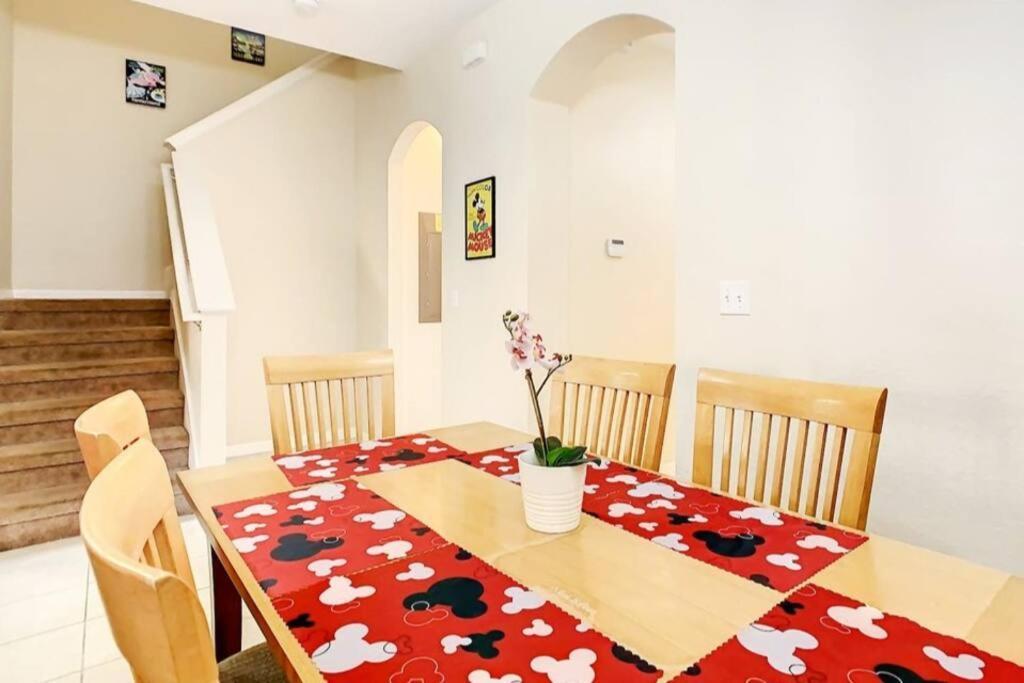 Vacation Paradise - Hot Tub - Sleeps 8 * Orlando