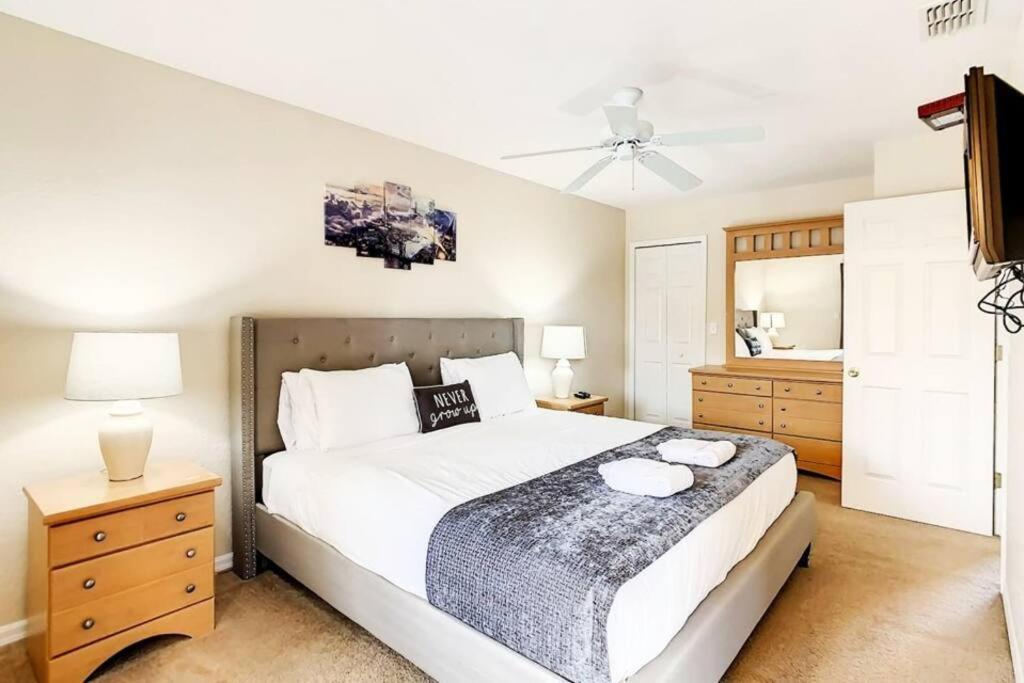 Holiday home Vacation Paradise - Hot Tub - Sleeps 8 *