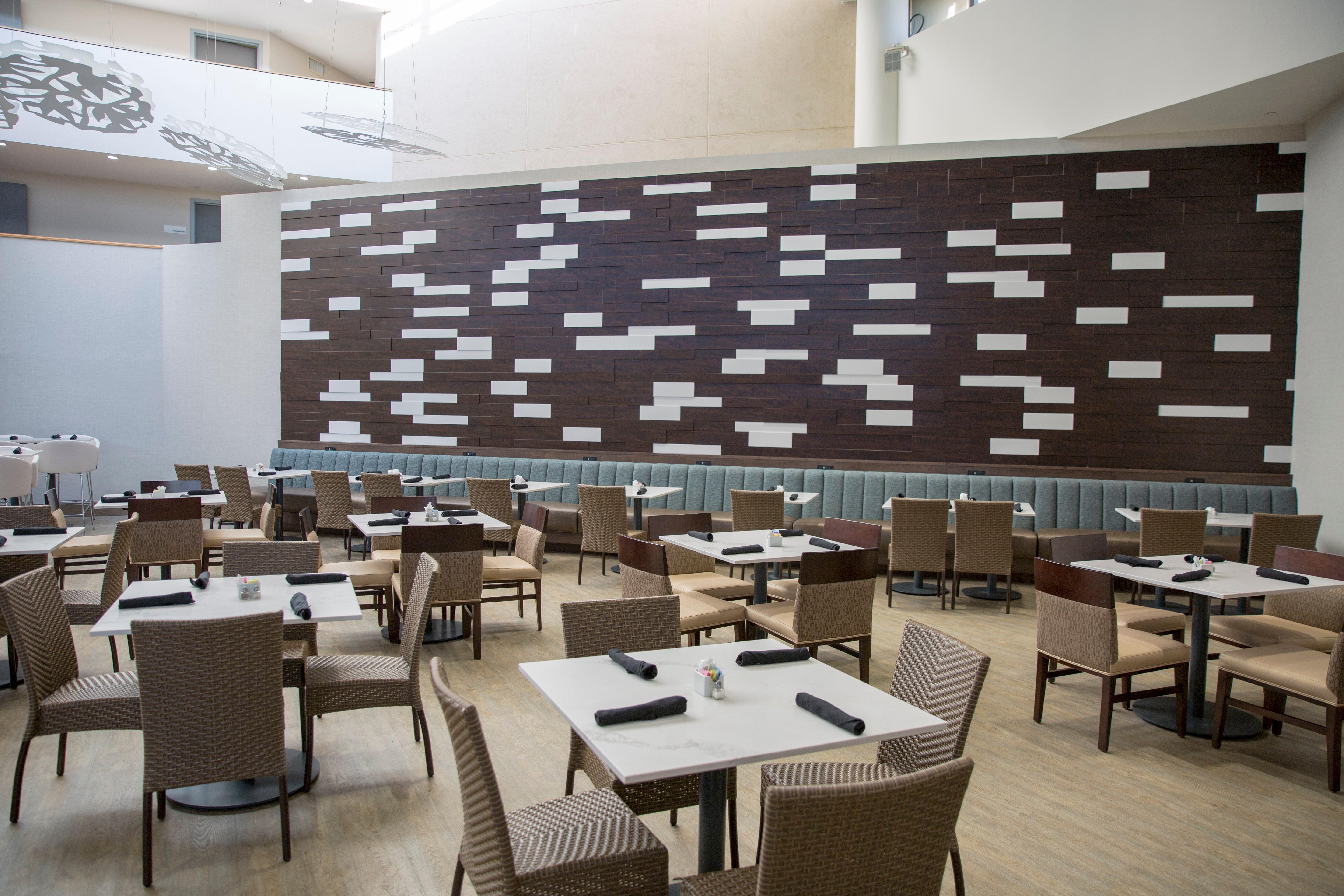 Hotel International Airport By Ihg 3*
