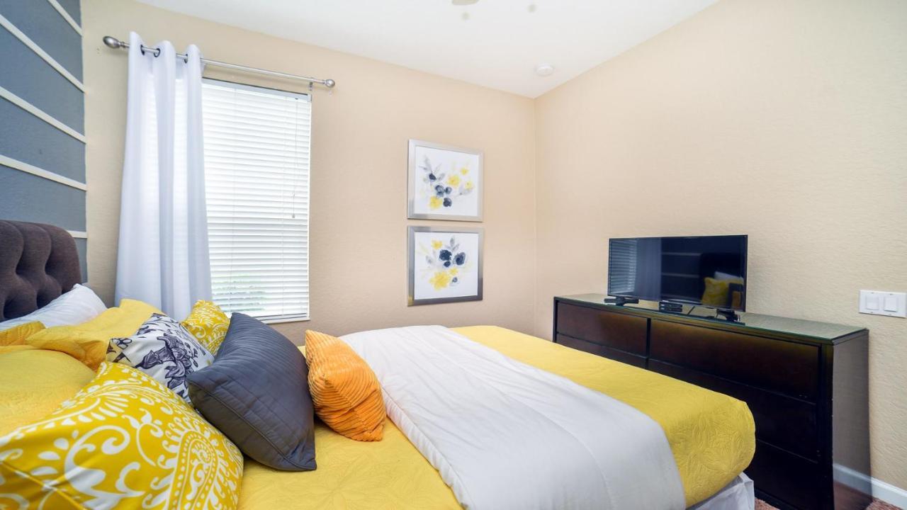Cozy 5br W/game Pool Holiday home *