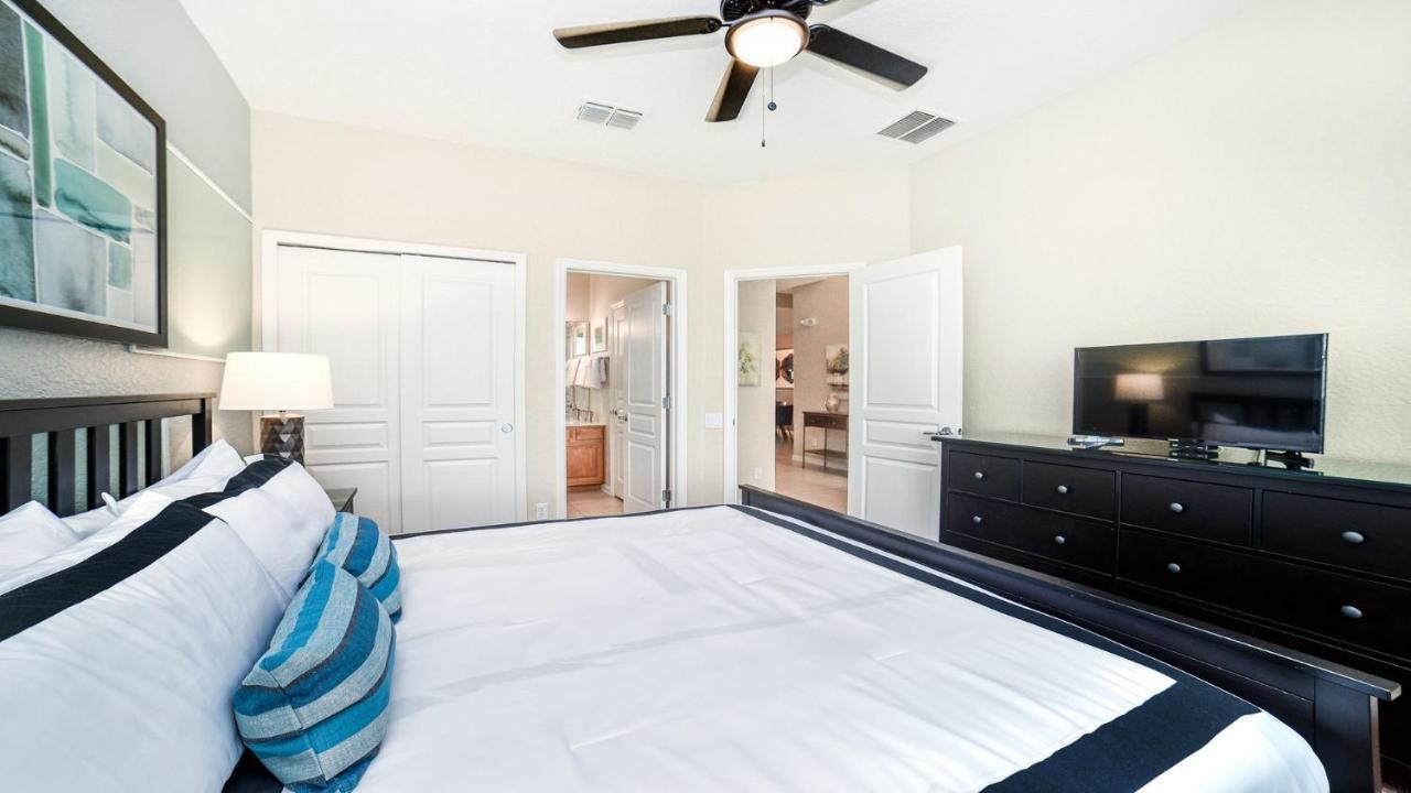 Cozy 5br W/game Pool Holiday home *