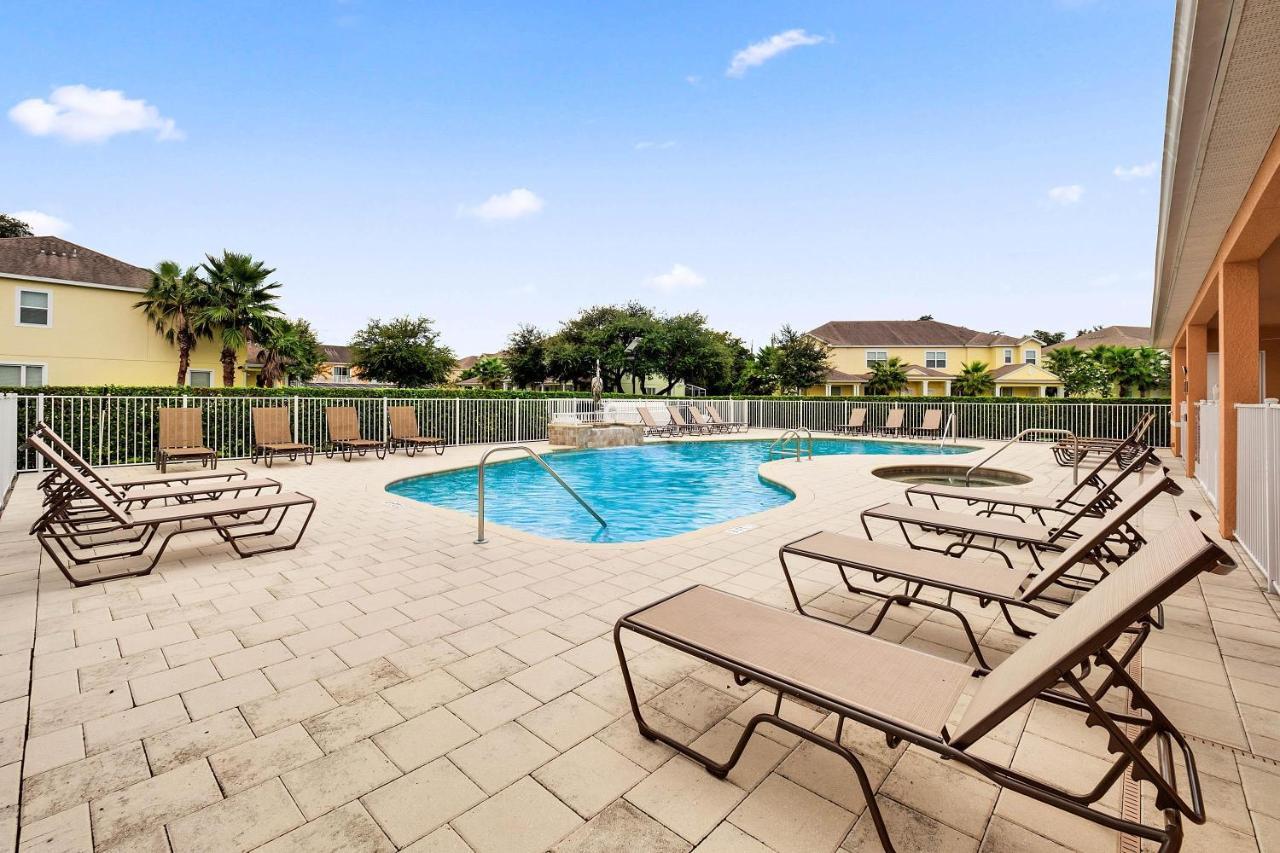 Affordable Pool 3 Bed 3 Bath Apartment Orlando