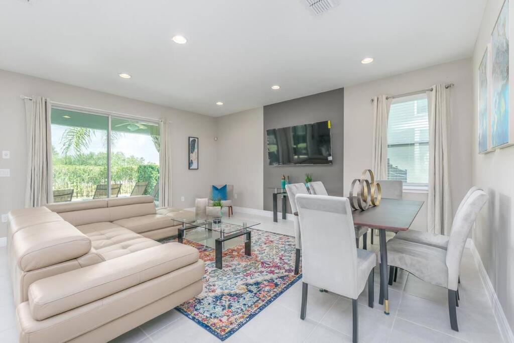Luxury 6 Bedroom 6 Bath @encore Pool Grill. * Orlando