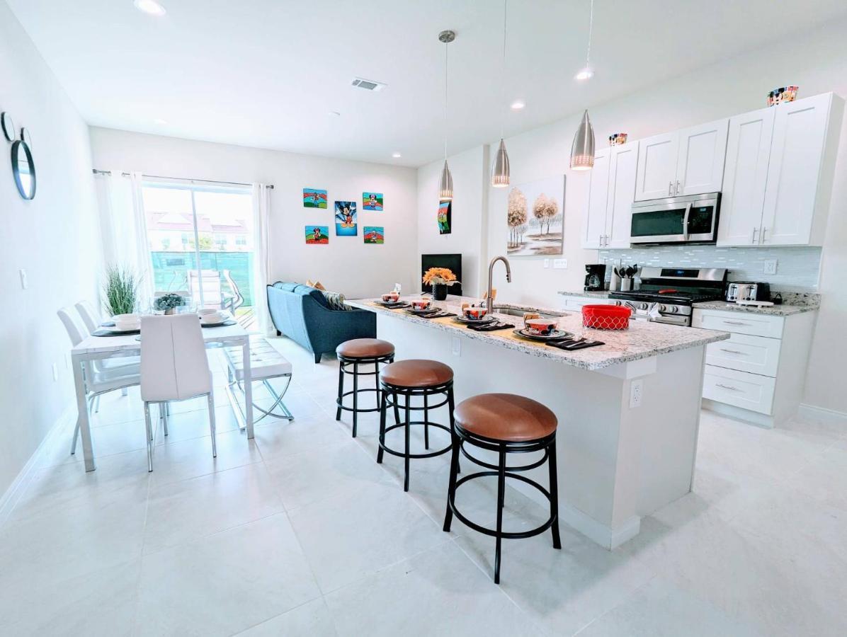 Brand New 3 5 Min To Holiday home