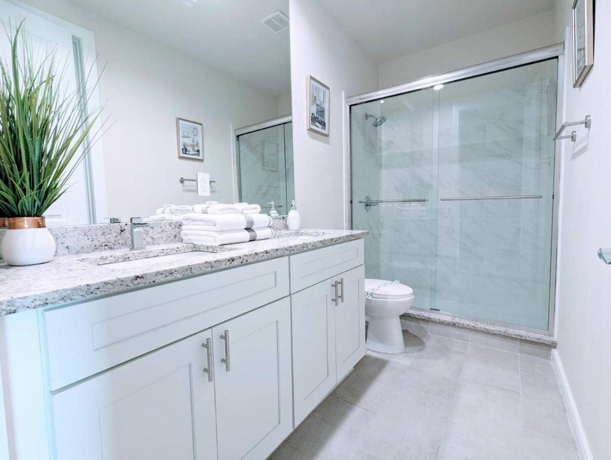 Brand New 3 5 Min To Holiday home *