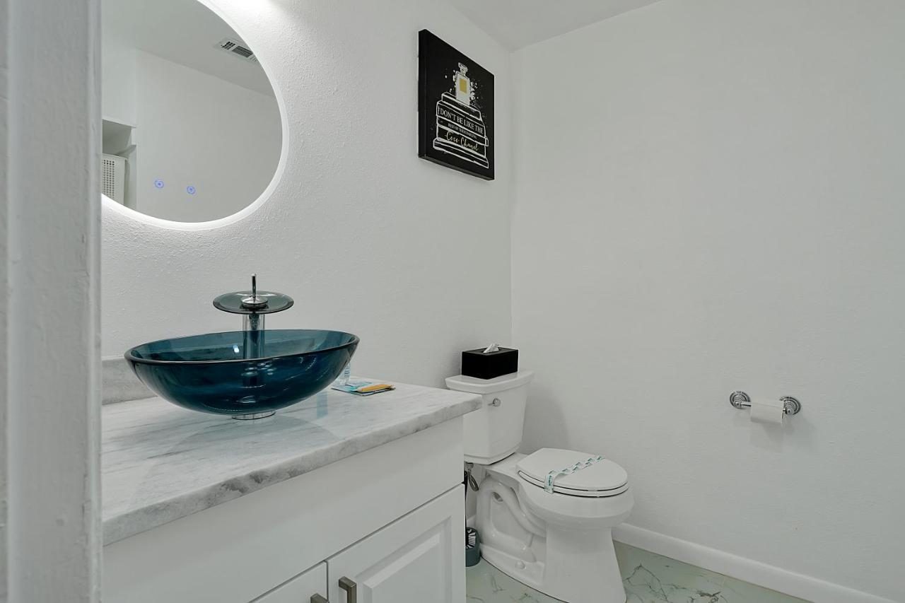 Luxury In With Pool - 10 Min