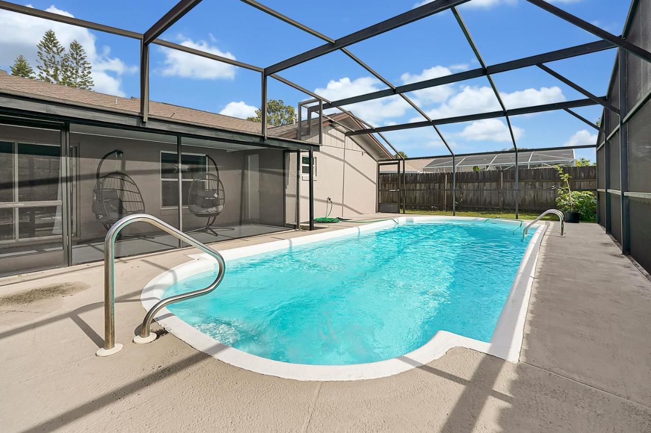 Luxury In With Pool - 10 Min Orlando