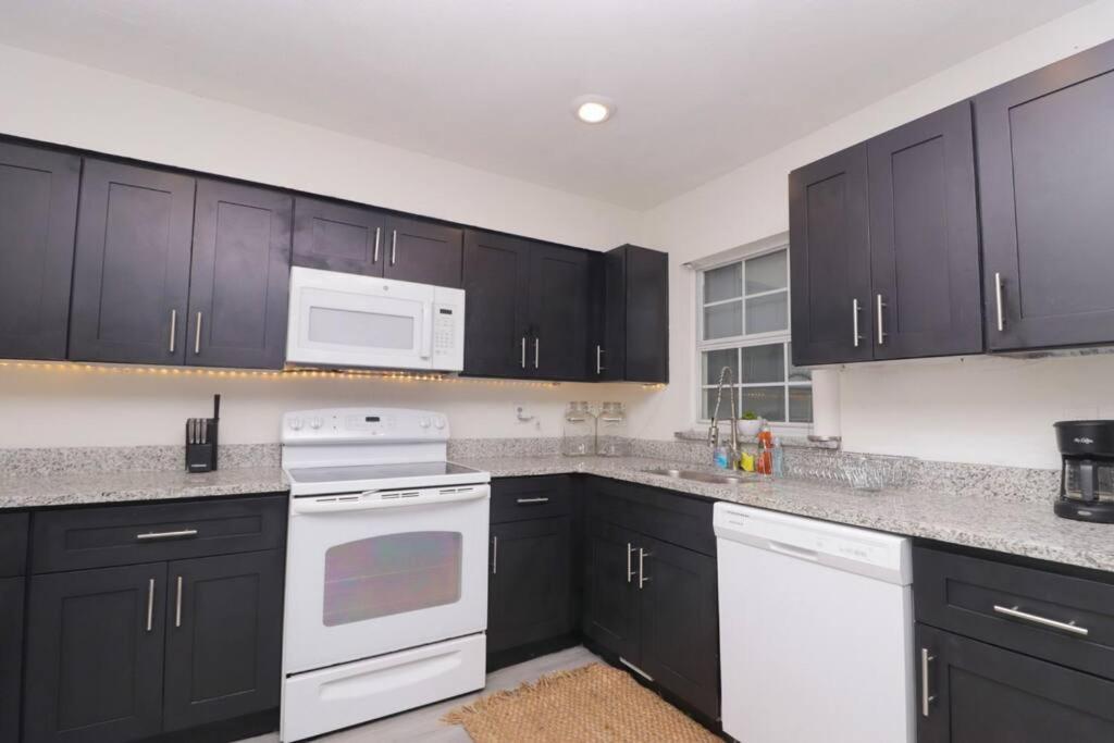 Stylish & Comfy Central Location *