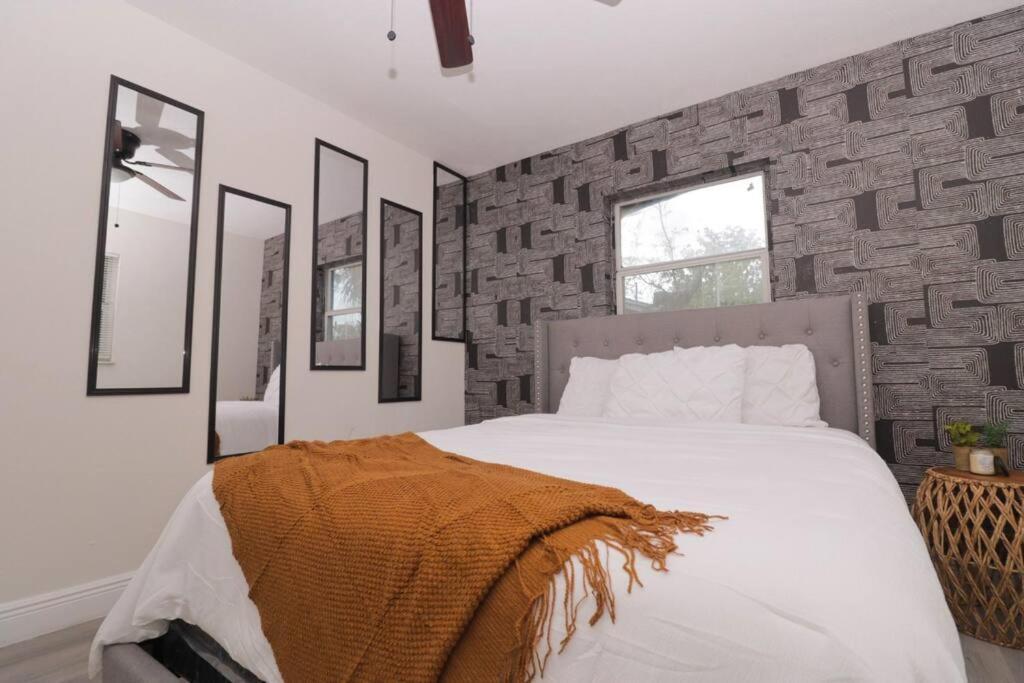 Holiday home Stylish & Comfy Central Location *
