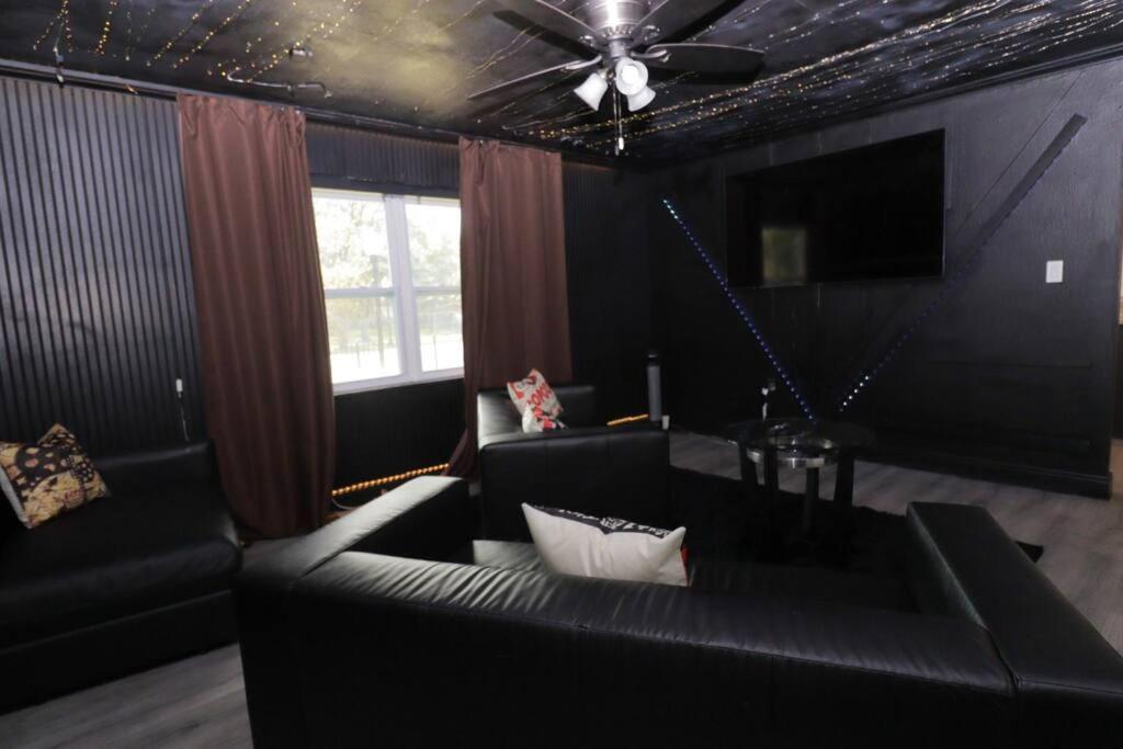 Stylish & Comfy Central Location *