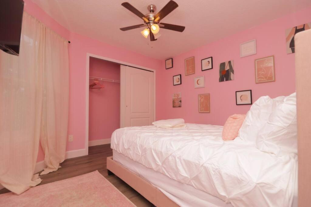 Holiday home The Pink House Orlando