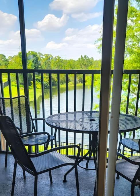Entire 3-br Minutes From X8 Hot Tub 2204 Apartment Orlando