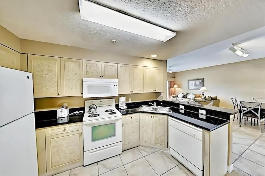 Entire 3-br Minutes From X8 Hot Tub 2204