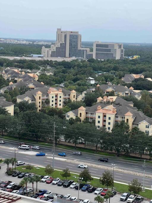 Big Pool, Stunning Lakeview, Sunrise, #1907 Apartment