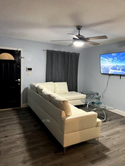 Holiday home 3bdrm Modern Entertainment
