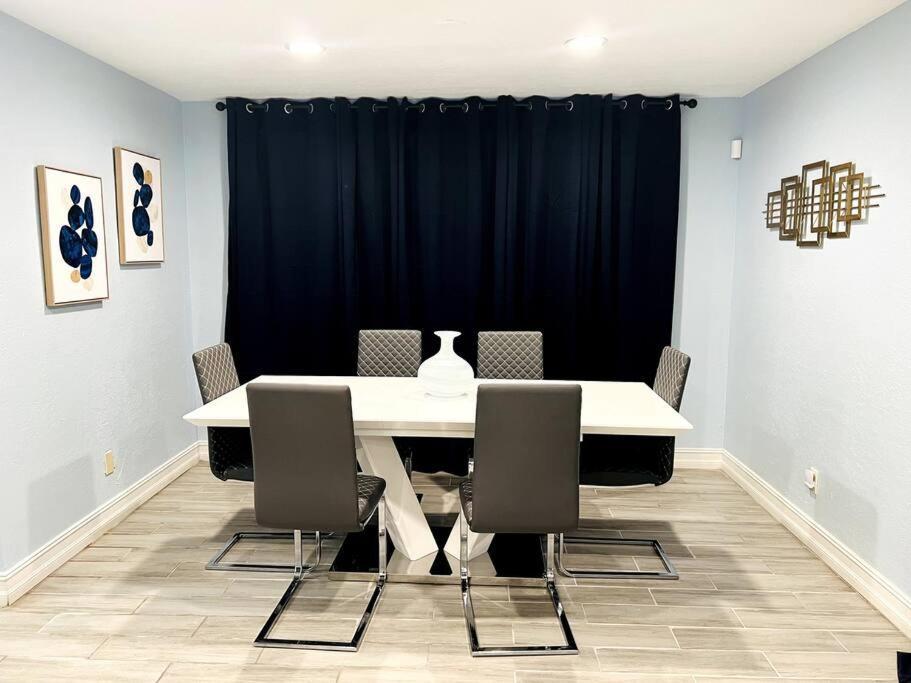 Holiday home 3bdrm Modern Entertainment