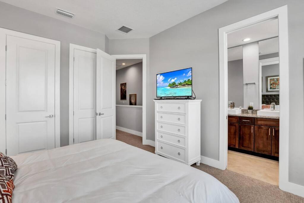 New Awesome Dream House, 5 Min To