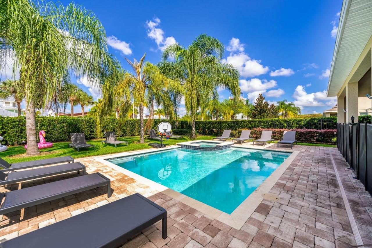 8br Mansion: Packed With Fun And Comfort For *