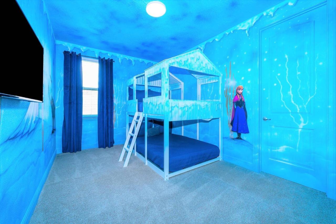 Spectacular Oasis Of Fun! Book For The Fun! *