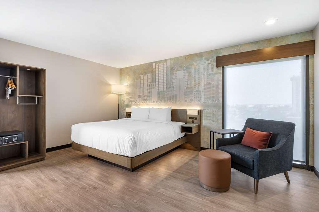 Hotel Cambria Universal Blvd