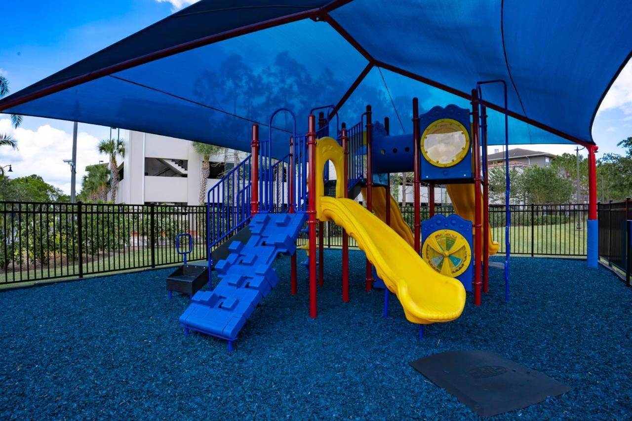 Vista Cay Lakeview Chic Next To Pool Near Theme Parks Walk To The Convention Center Apartment *